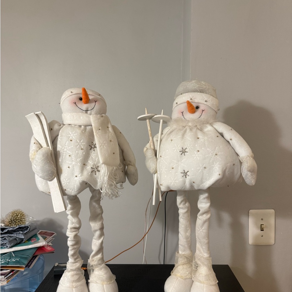 Festive Snowman Duo with Skis - White